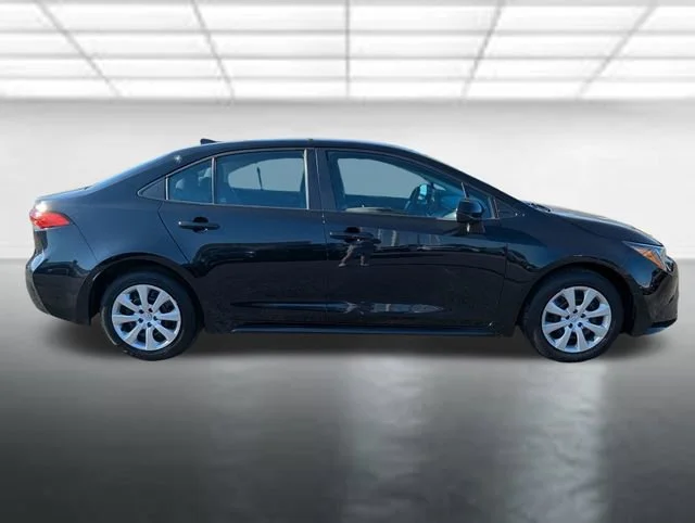 2024 Toyota Corolla LE - Photo 28