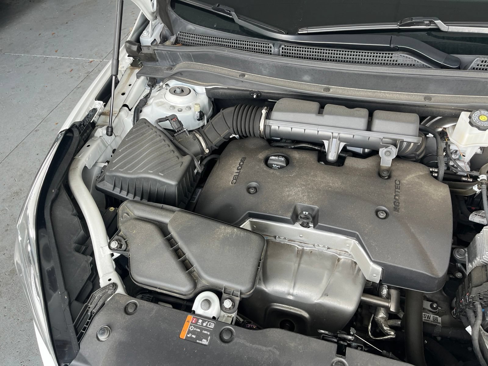 Used 2020 SUMMIT WHITE Buick Essence image 15
