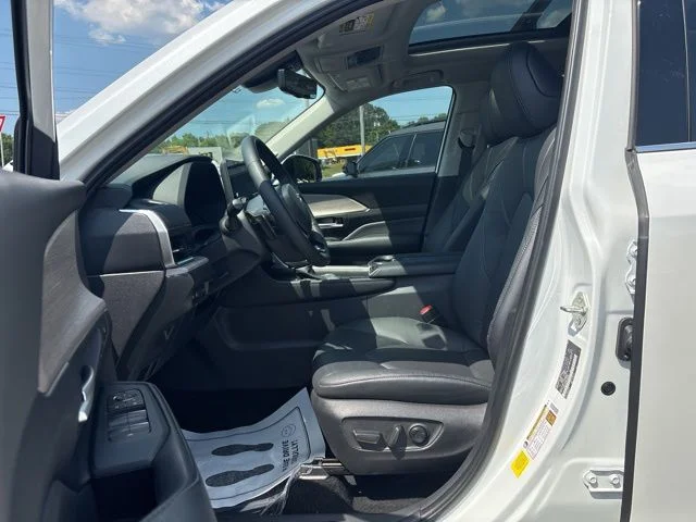 Used 2025 Beige Toyota Platinum image 12