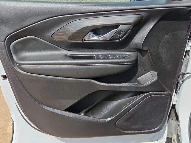 Used 2024 White GMC SLE image 18