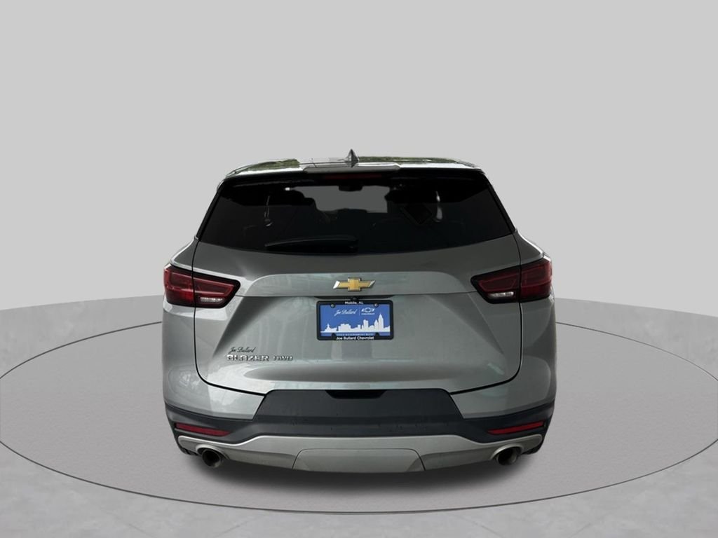 Used 2023 Gray Chevrolet LT image 8