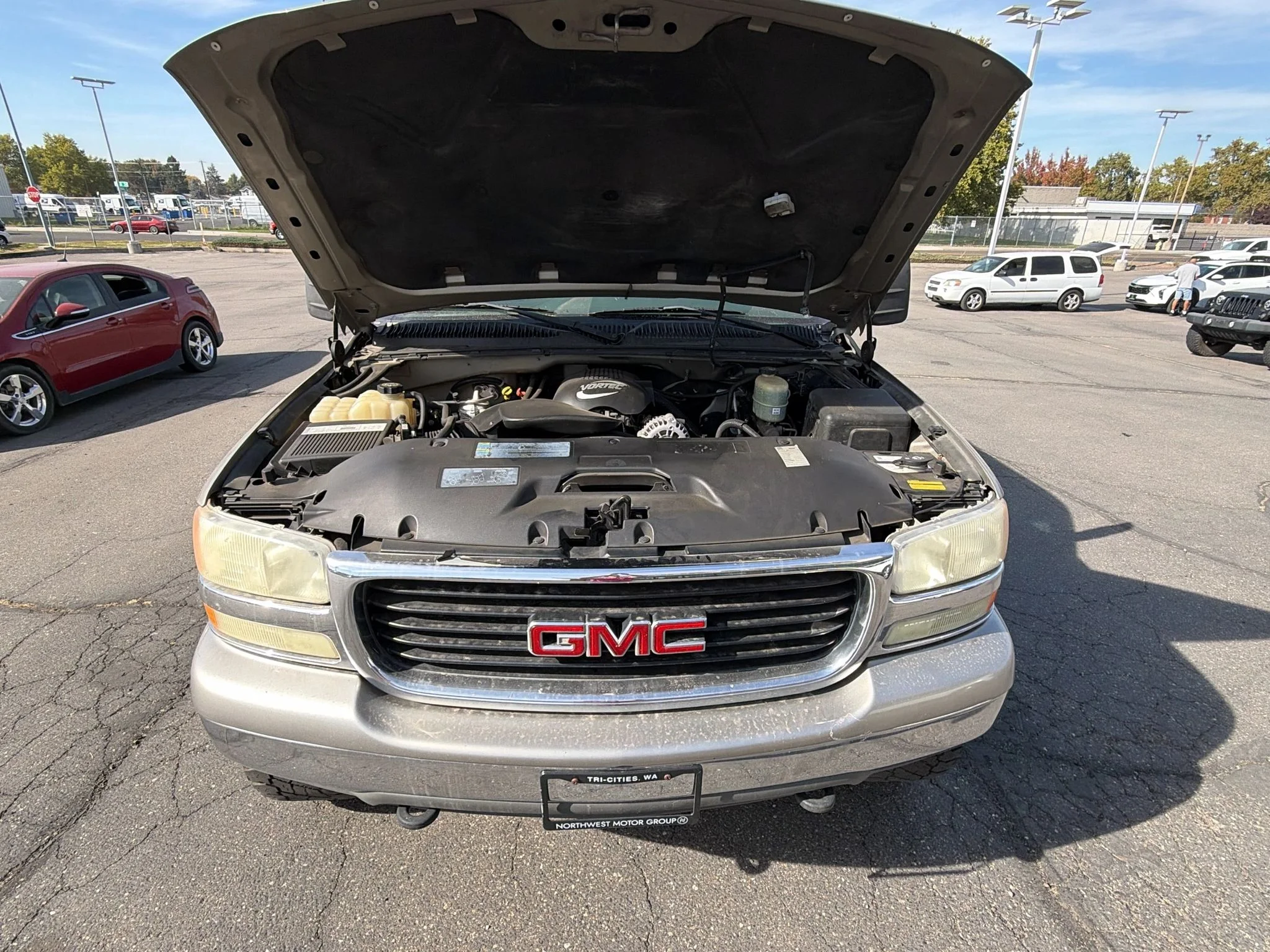 Used 2002 Gold GMC SLE image 9