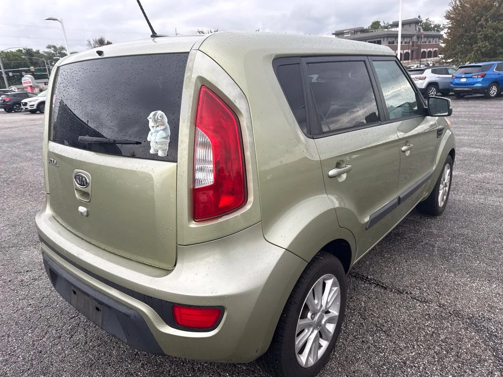 Used 2012 Green Kia Plus image 7