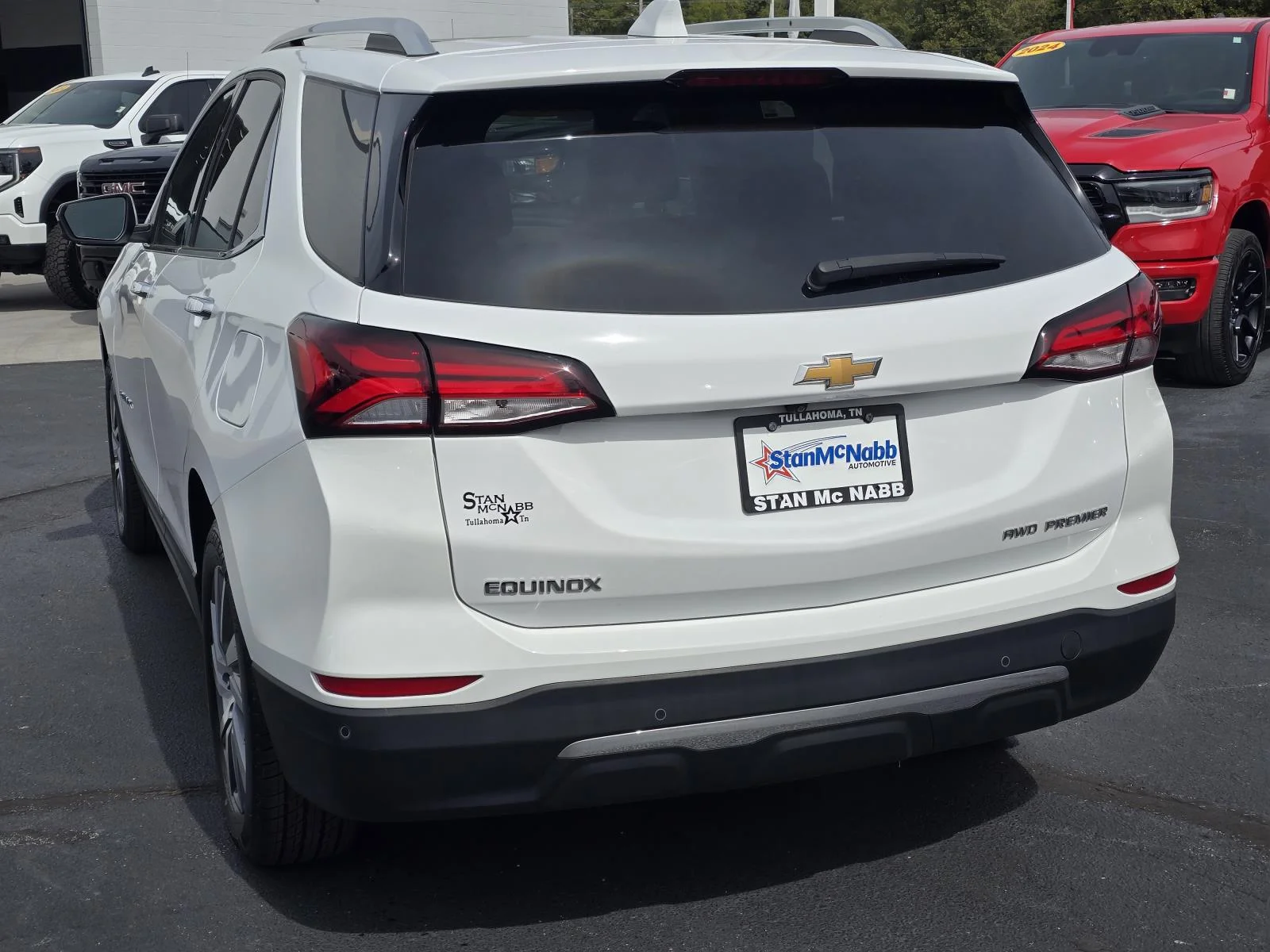 Used 2023 SUMMIT WHITE Chevrolet Premier image 5