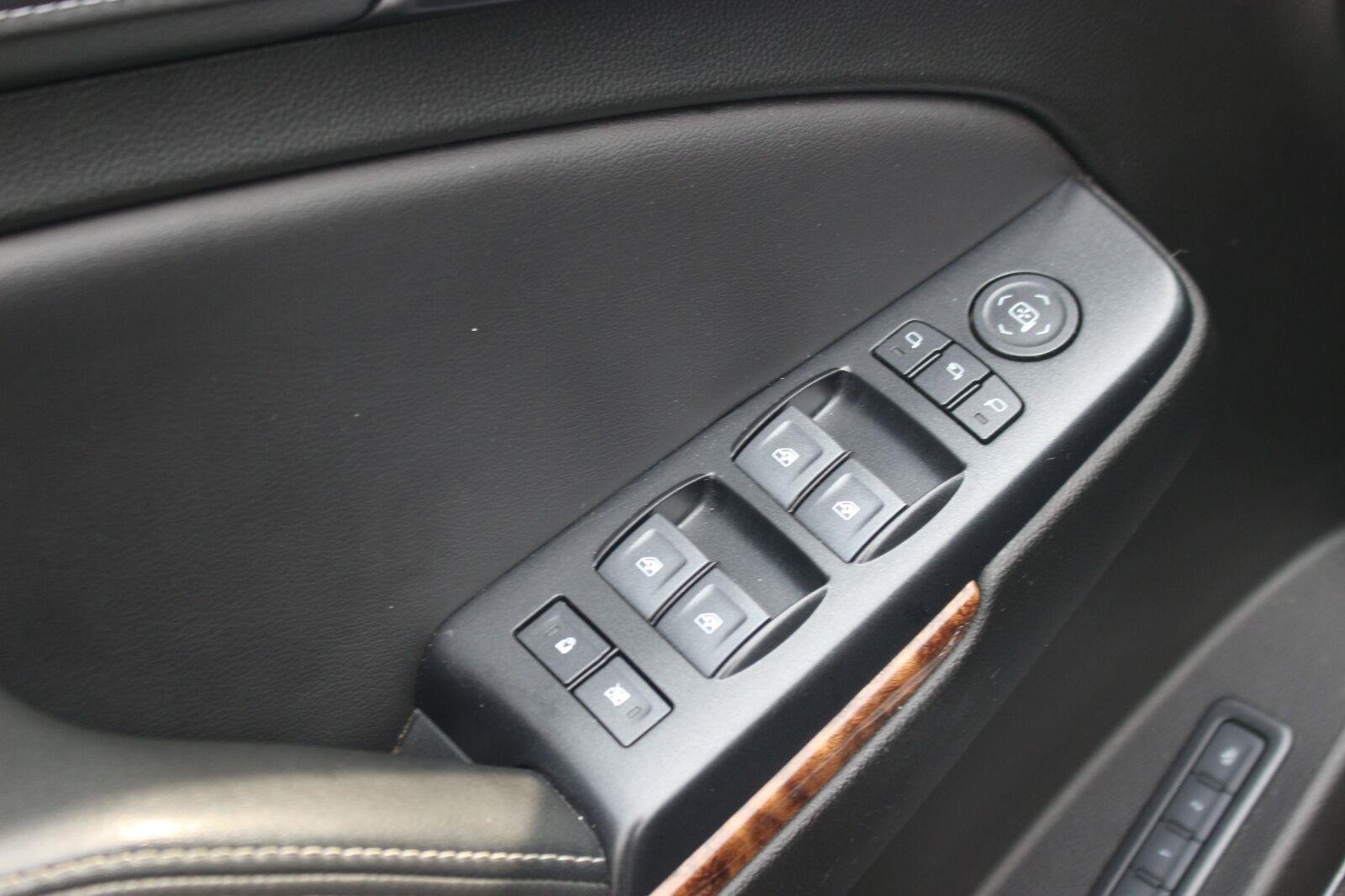 Used 2020 BLACK Chevrolet Premier image 13