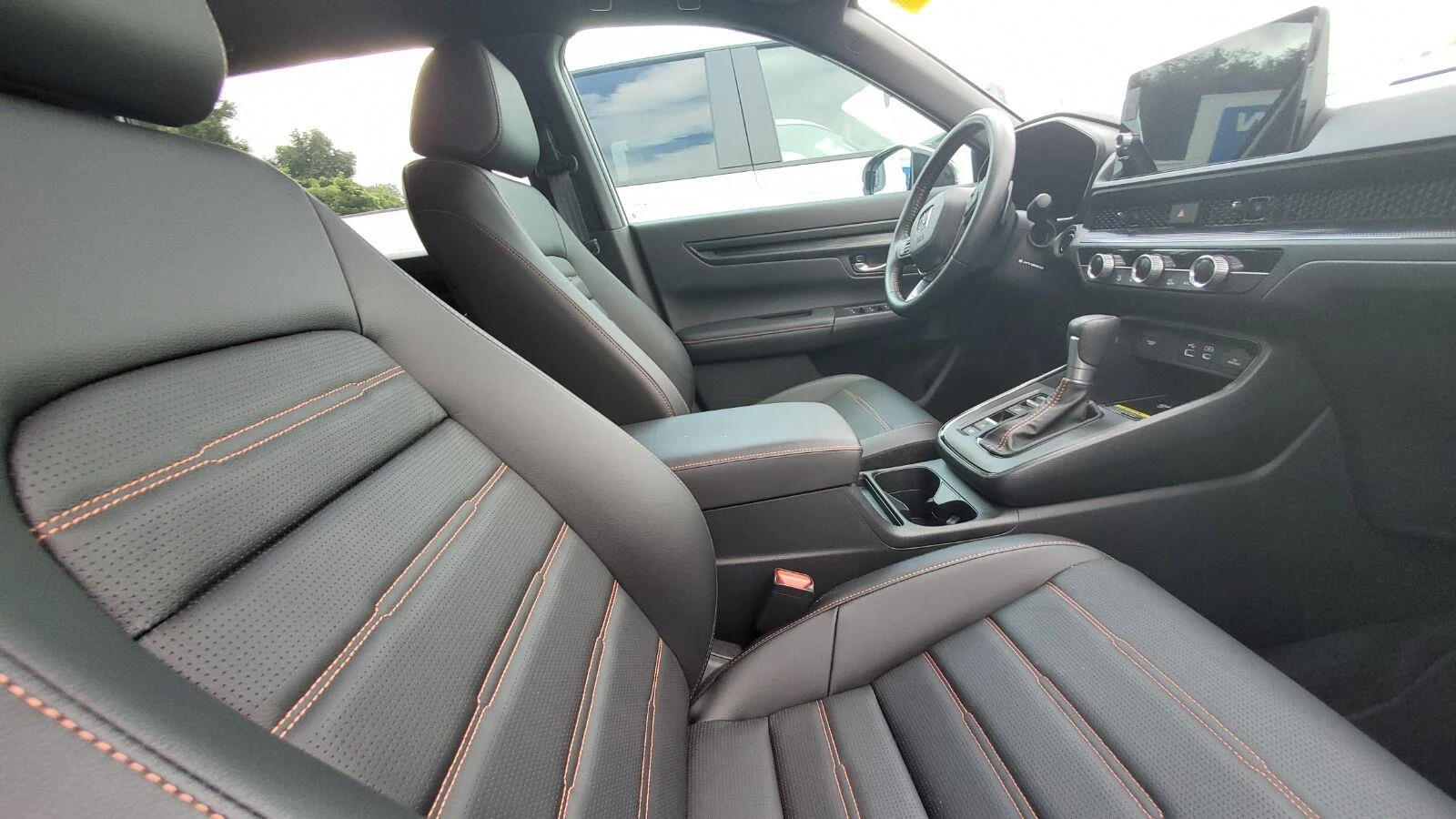Used 2025 Platinum White Pearl Honda Sport-L image 4