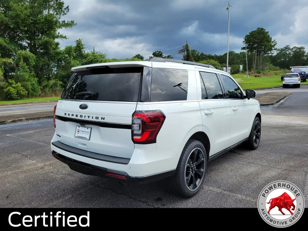 Used 2023 White Ford Limited image 6