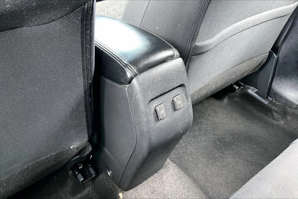 Used 2022 Gray Nissan SV image 10