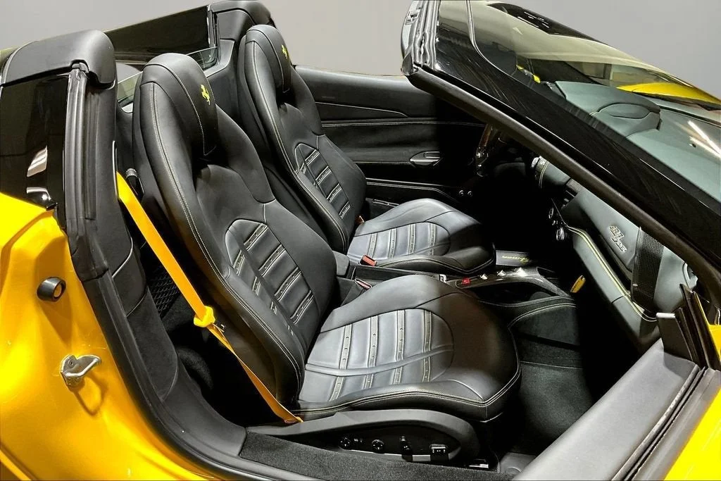 Used 2018 Giallo Modena Ferrari  image 23