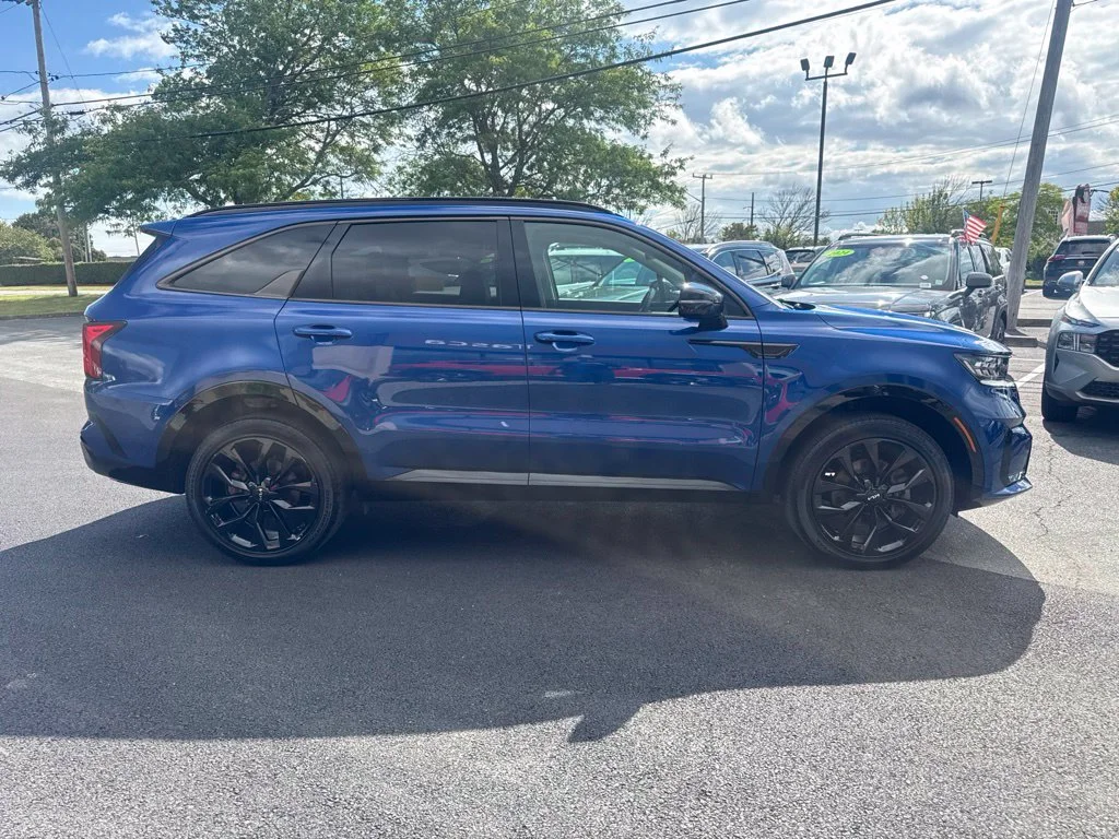 Used 2023 Blue Kia SX image 4