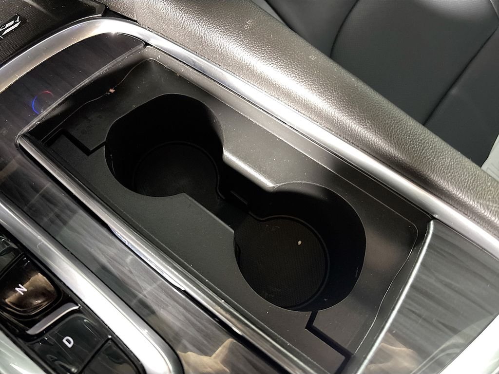 Used 2023 Summit White Buick Essence image 15