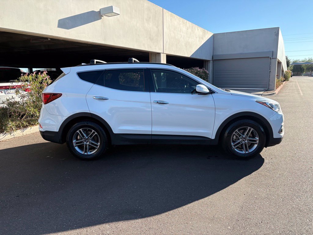 Used 2018 White Hyundai 2.4 Base image 5