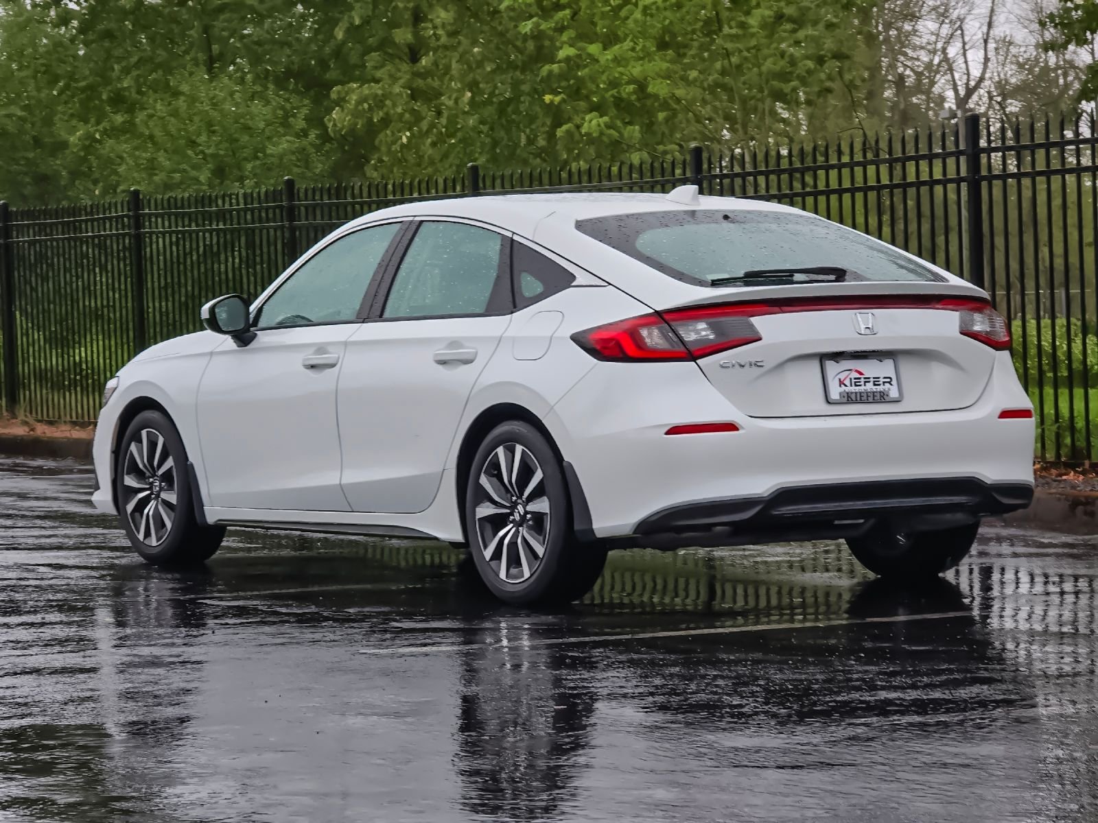 Used 2024 White Honda EX-L image 6