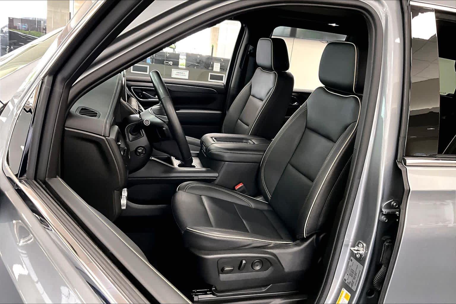 Used 2023 Sterling Metallic GMC SLT image 8