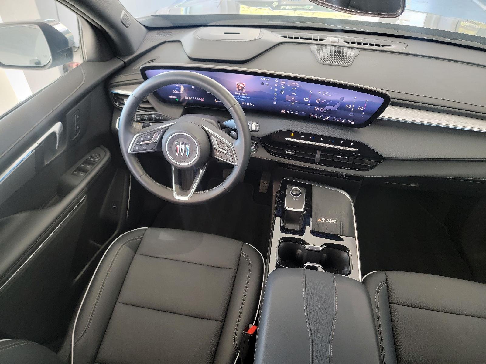 2025 Buick Enclave Preferred - Photo 18