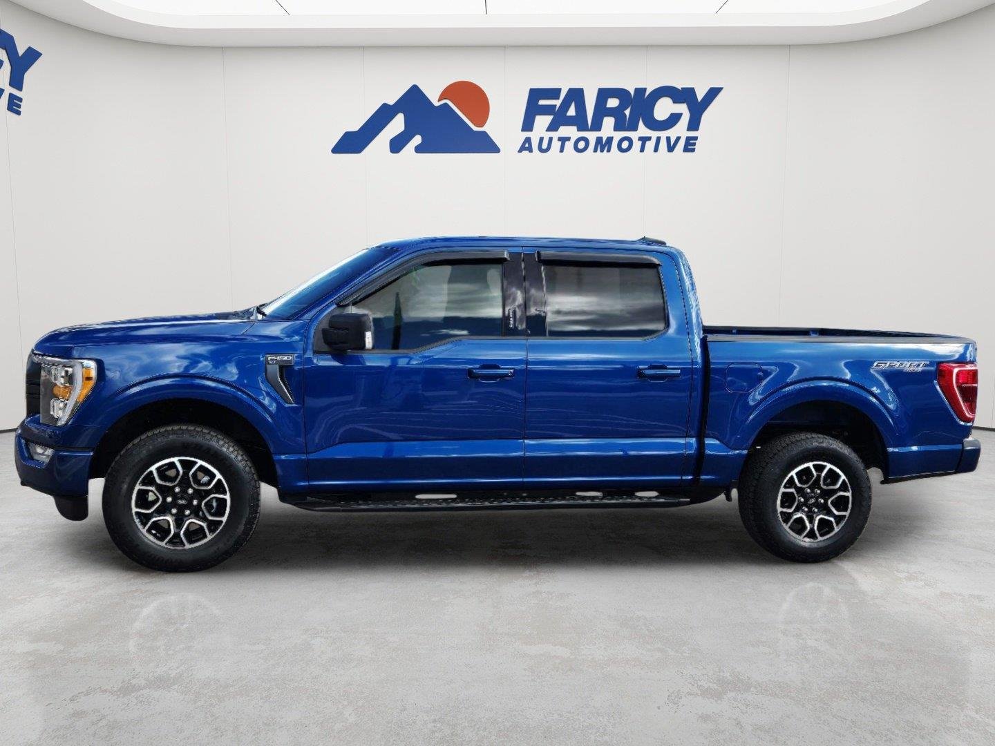 Used 2023 Atlas Blue Ford XLT image 5