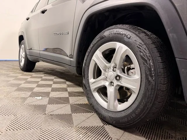 Used 2023 Jeep Compass Latitude with VIN 3C4NJDBN9PT528846 for sale in Shakopee, Minnesota