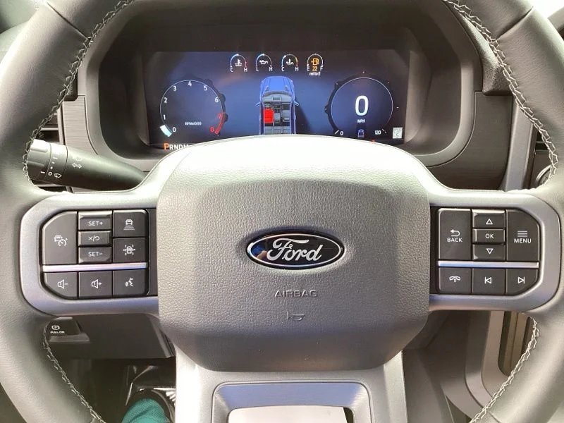 New 2026 Carbonized Gray Metallic Ford XLT image 36