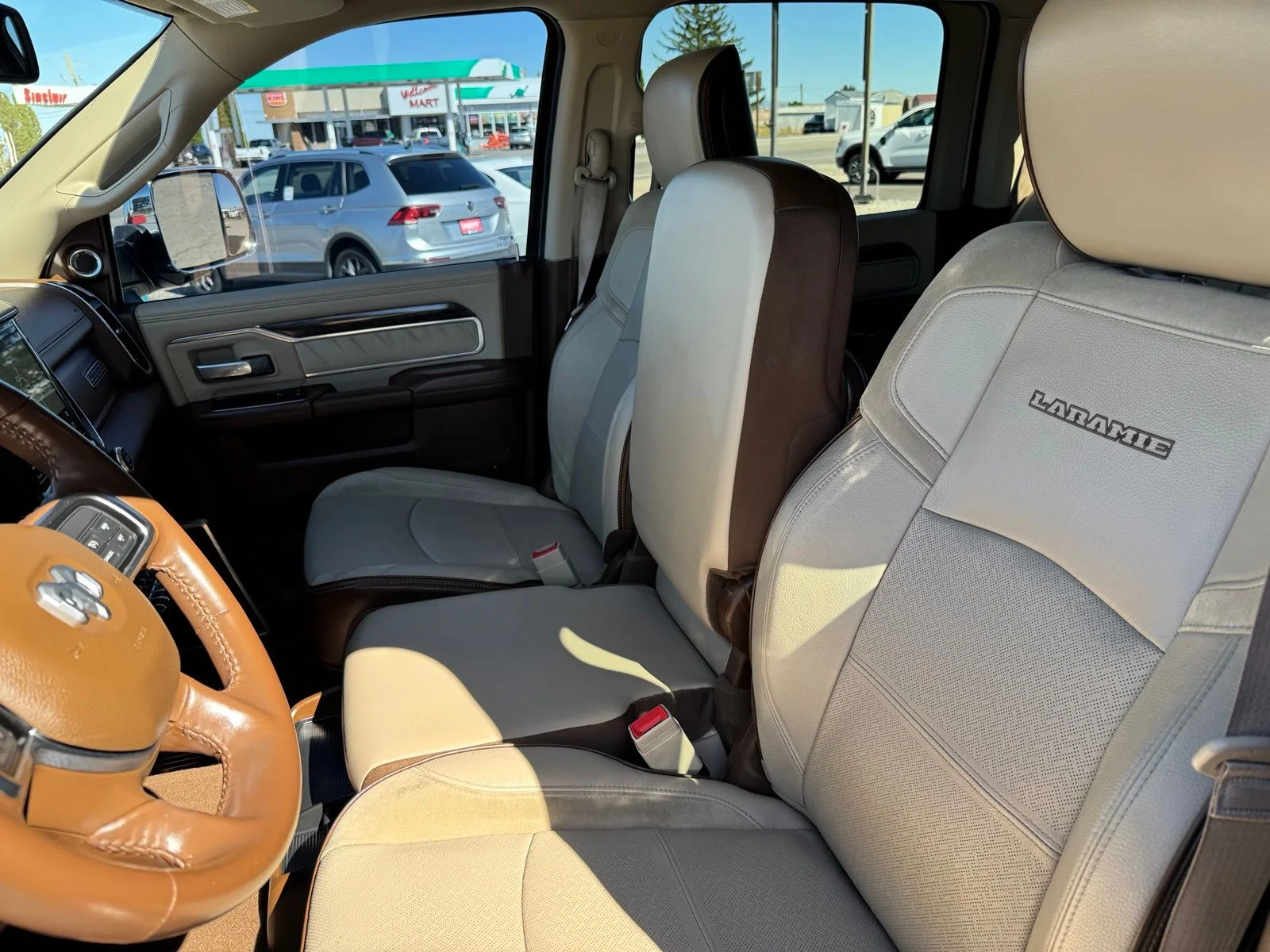 Used 2021 White Ram Laramie image 32