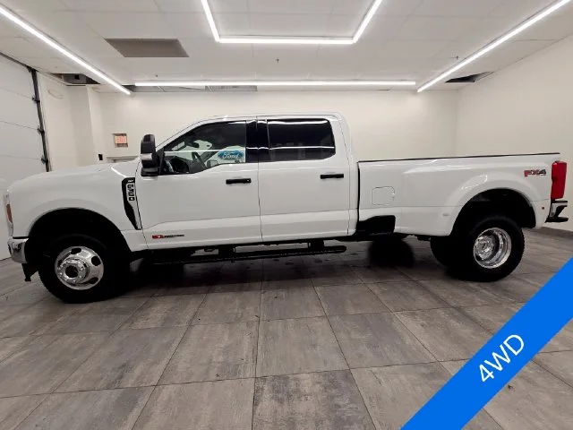 New 2027 Oxford White Ford F-350® XLT image 2