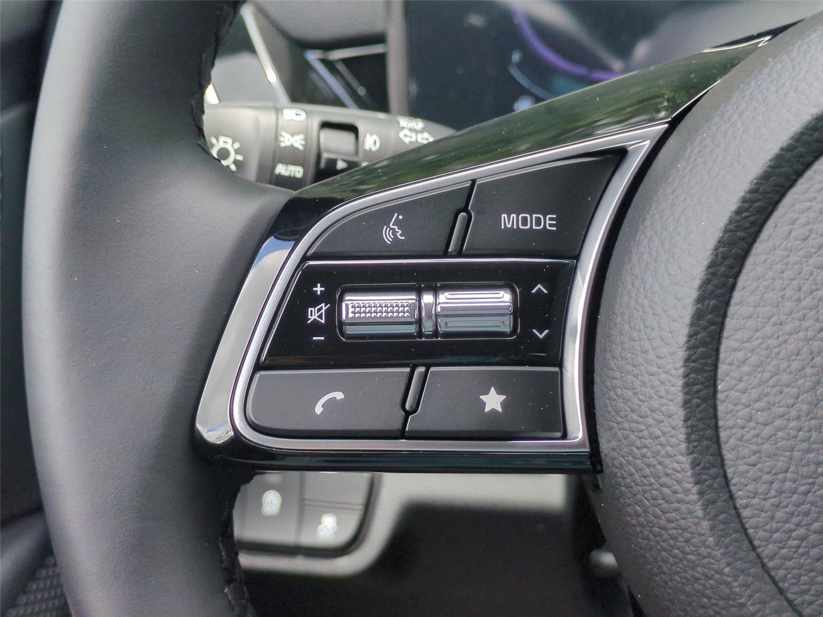 New 2026 Clear White/Black Roof Kia S image 20