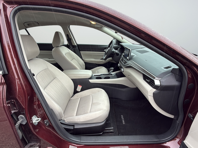 Used 2025 Red Nissan 2.5 SV image 26