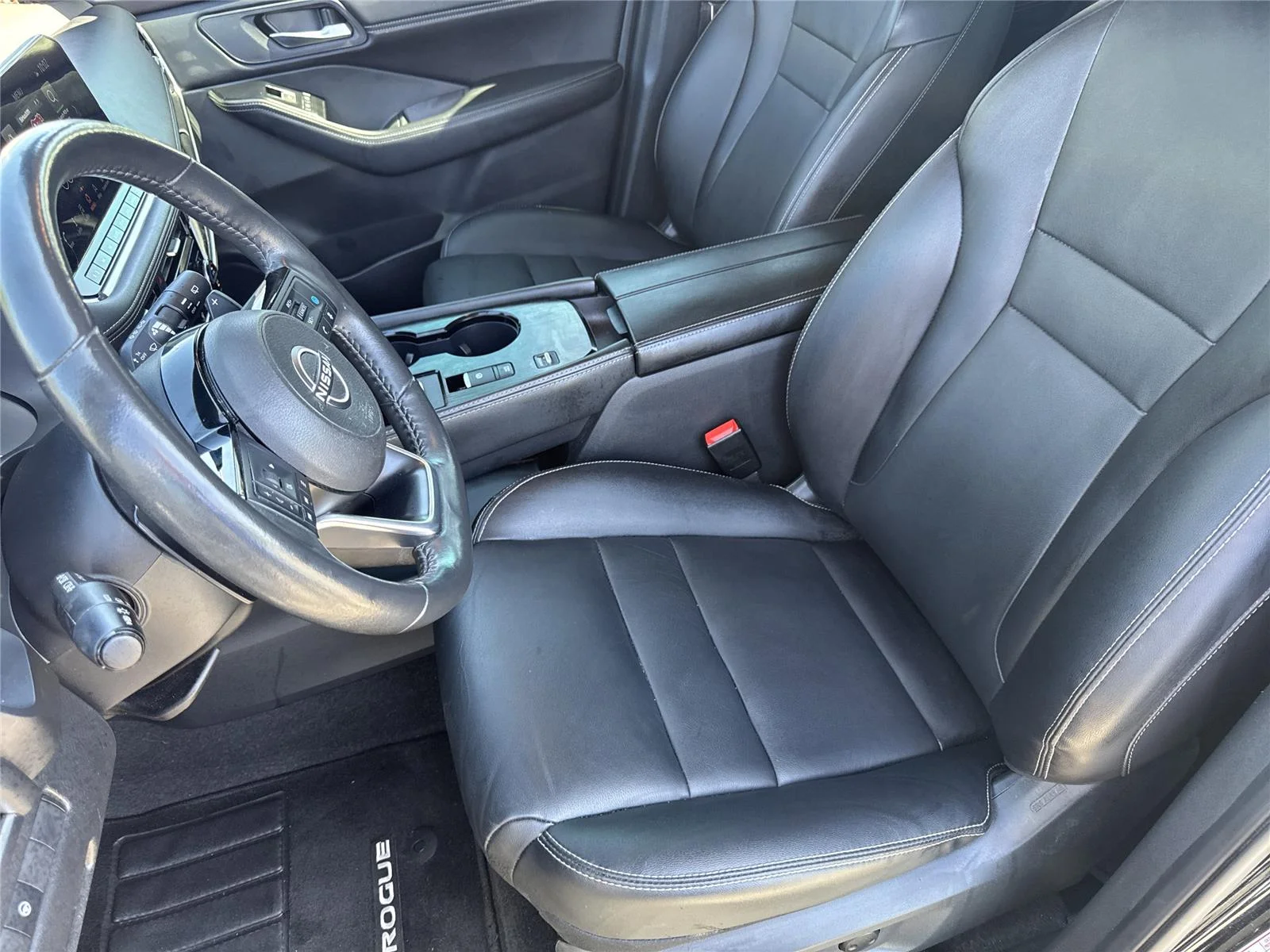 Used 2023 Super Black Nissan SL image 11