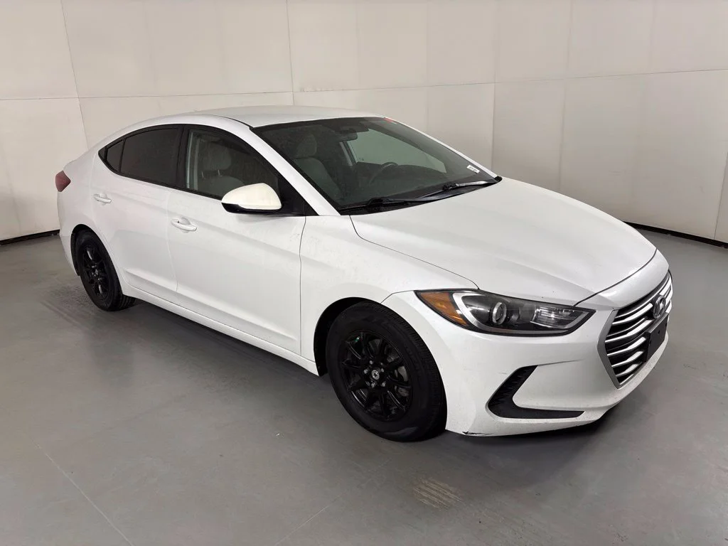 Used 2017 White Hyundai SE image 2