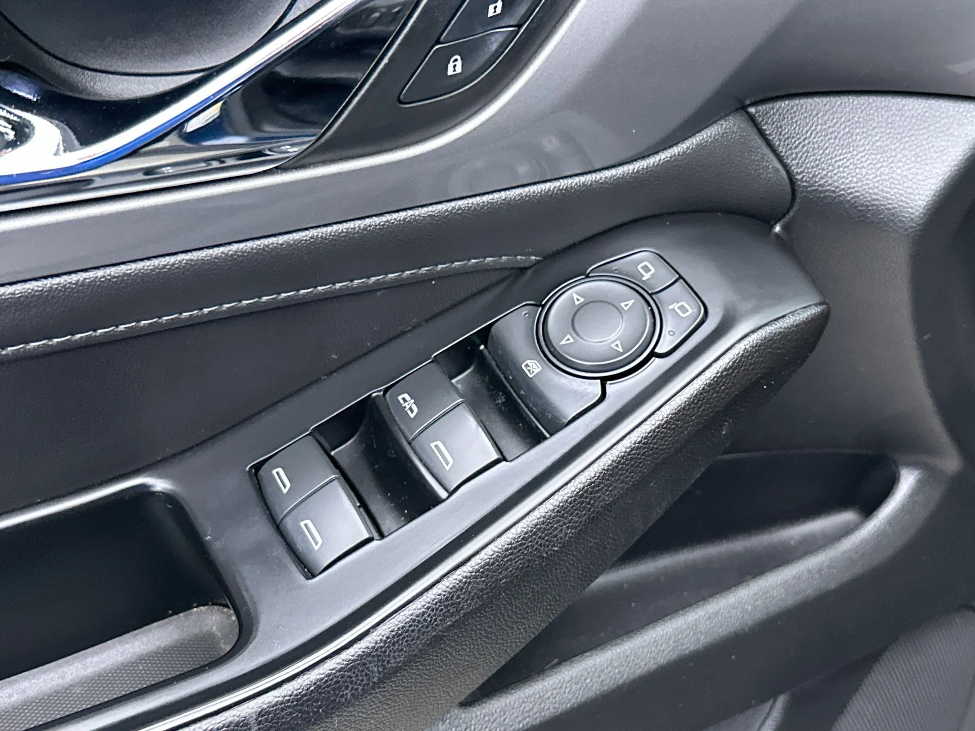 Used 2023 Blue Chevrolet LT image 23