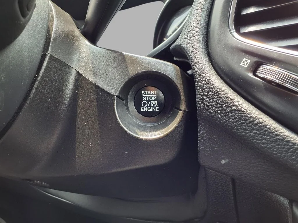 Certified Used 2020 Red Jeep Latitude image 8