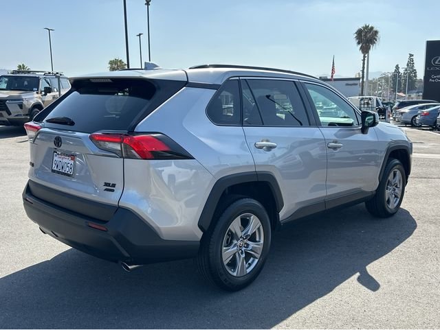 Used 2022 Silver Toyota XLE image 6