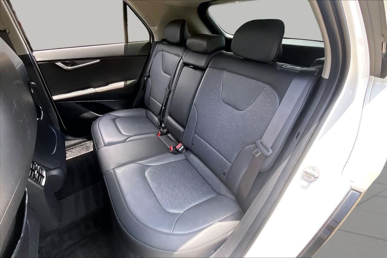 Used 2024 Snow White Pearl Kia SX Touring image 19