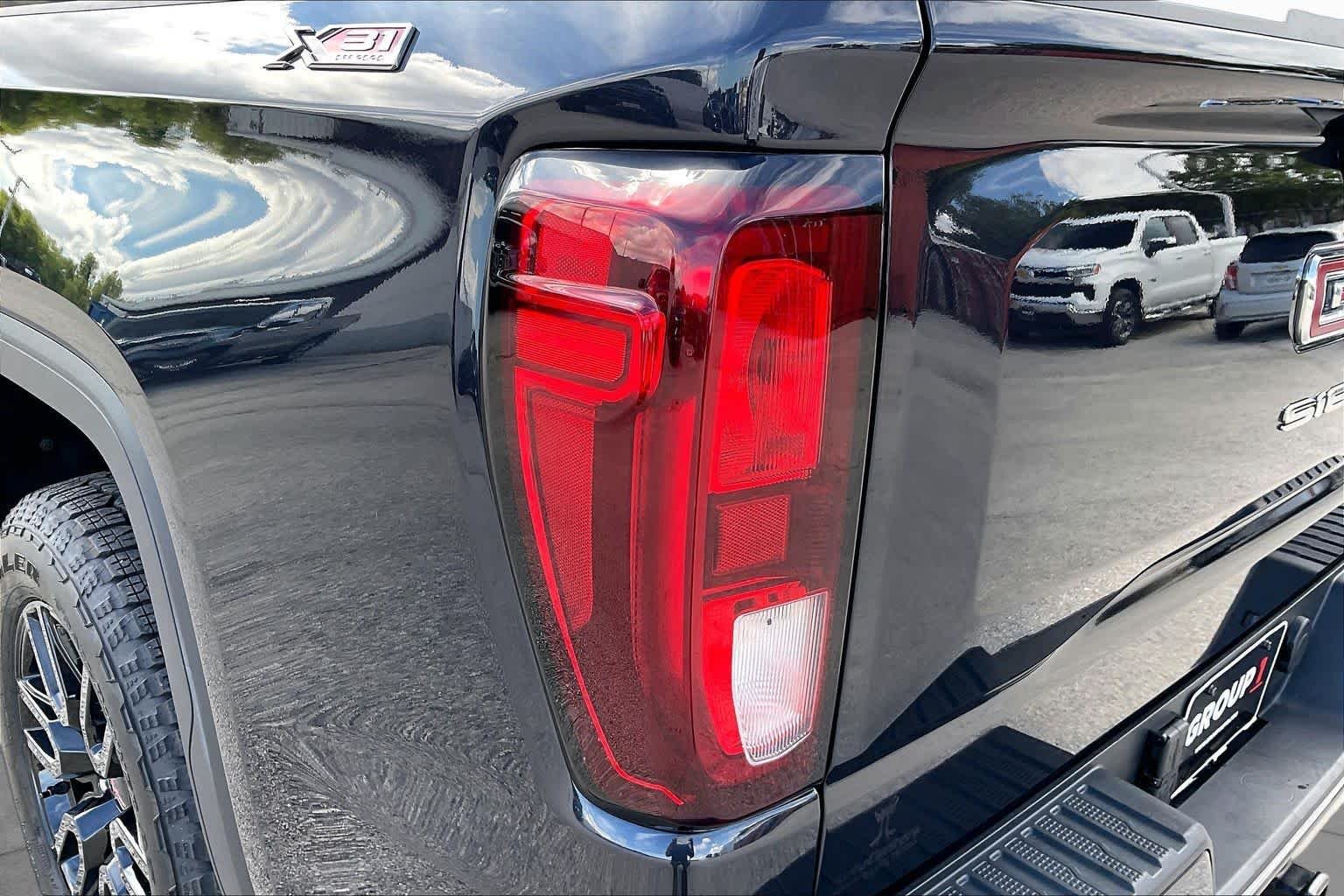 Used 2025 Downpour Metallic GMC Elevation image 28