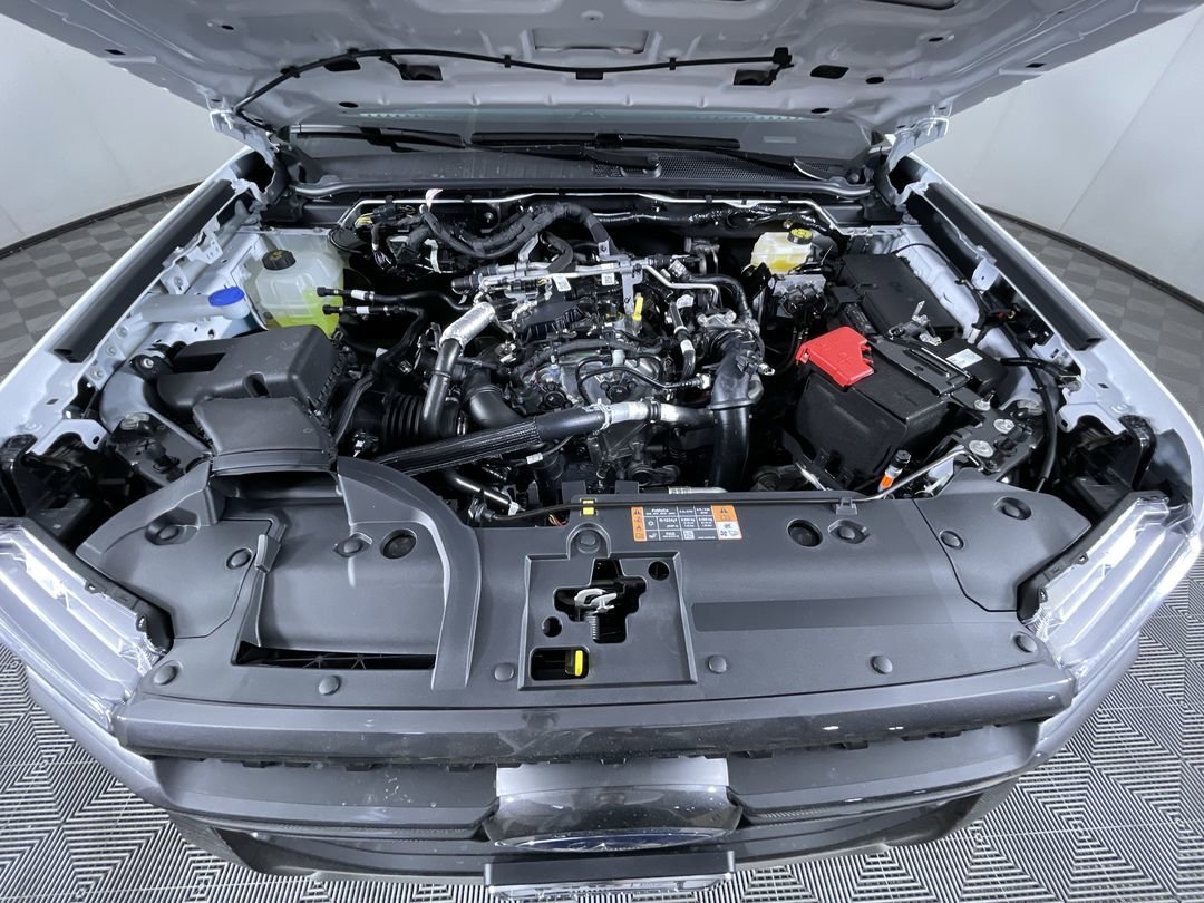 New 2026 Oxford White Ford XLT image 30