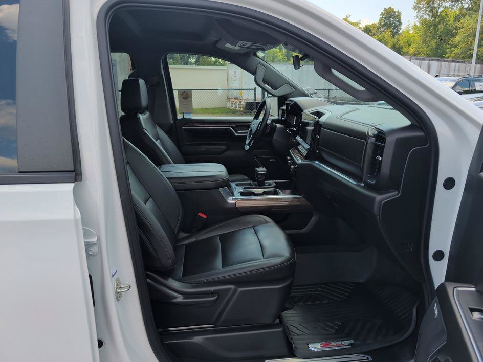 Used 2024 Summit White Chevrolet RST image 12