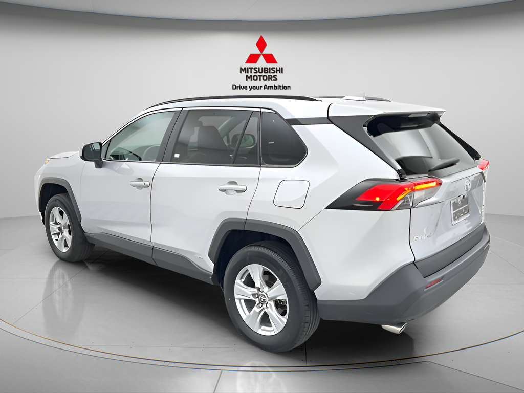 Used 2025 Silver Sky Metallic Toyota XLE image 6