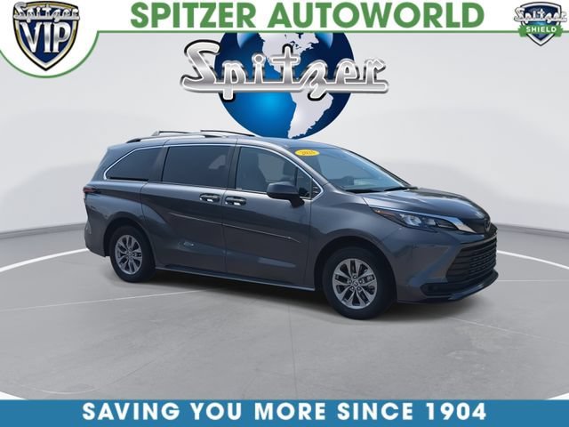 Used 2025  Toyota LE image 2
