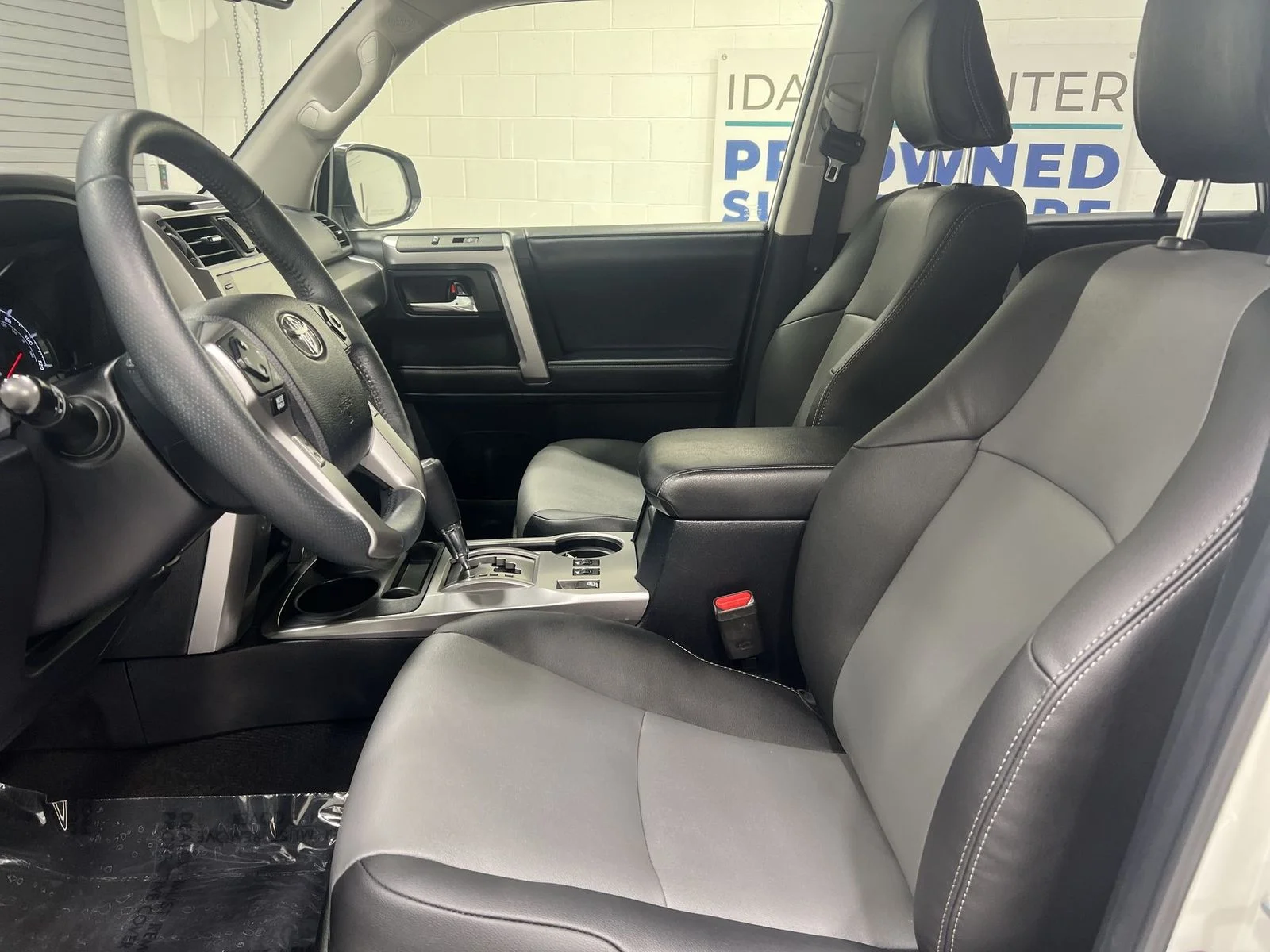 Used 2021 White Toyota SR5 Premium image 11