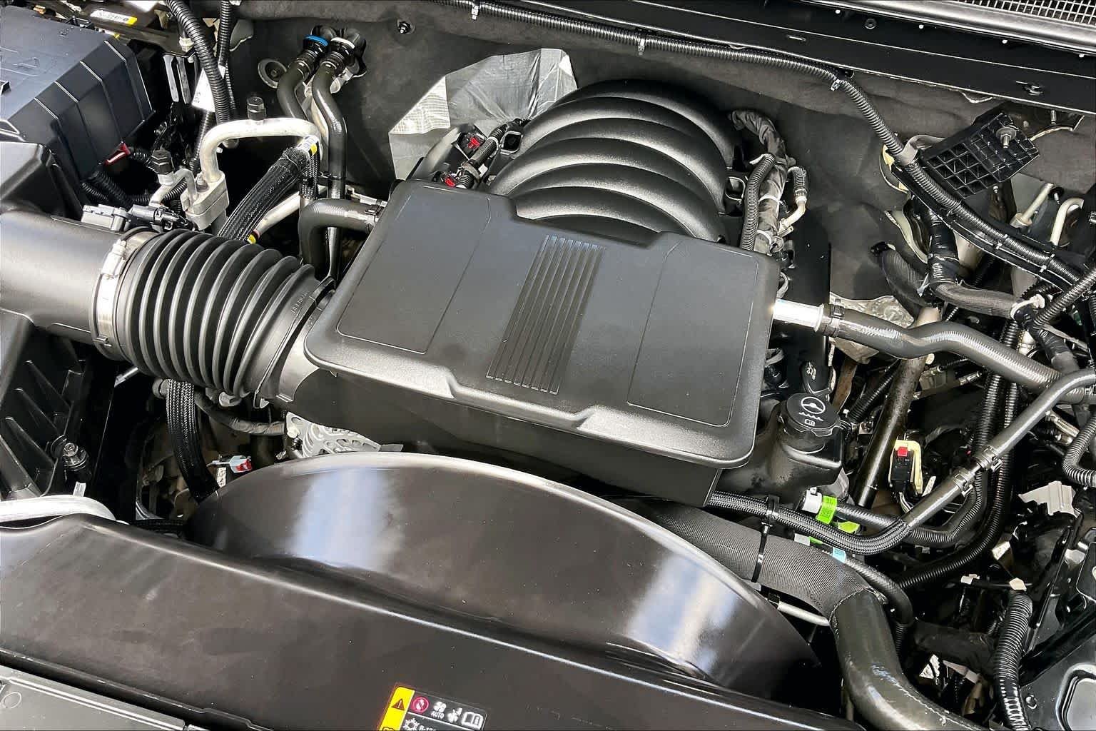 Used 2025 Sterling Gray Metallic Chevrolet LT image 30