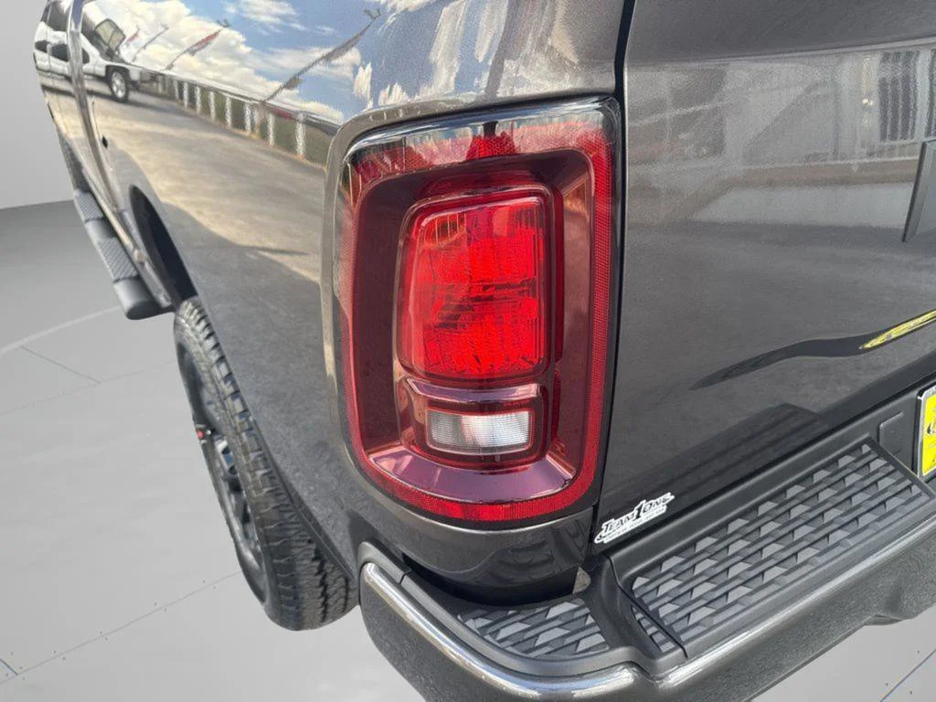 New 2026 Granite Crystal Metallic Clear-Coat Exterior Paint RAM Black Express image 33