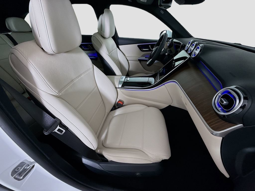 New 2026 MANUFAKTUR Moonlight White Metallic Mercedes-Benz GLC 300 image 62