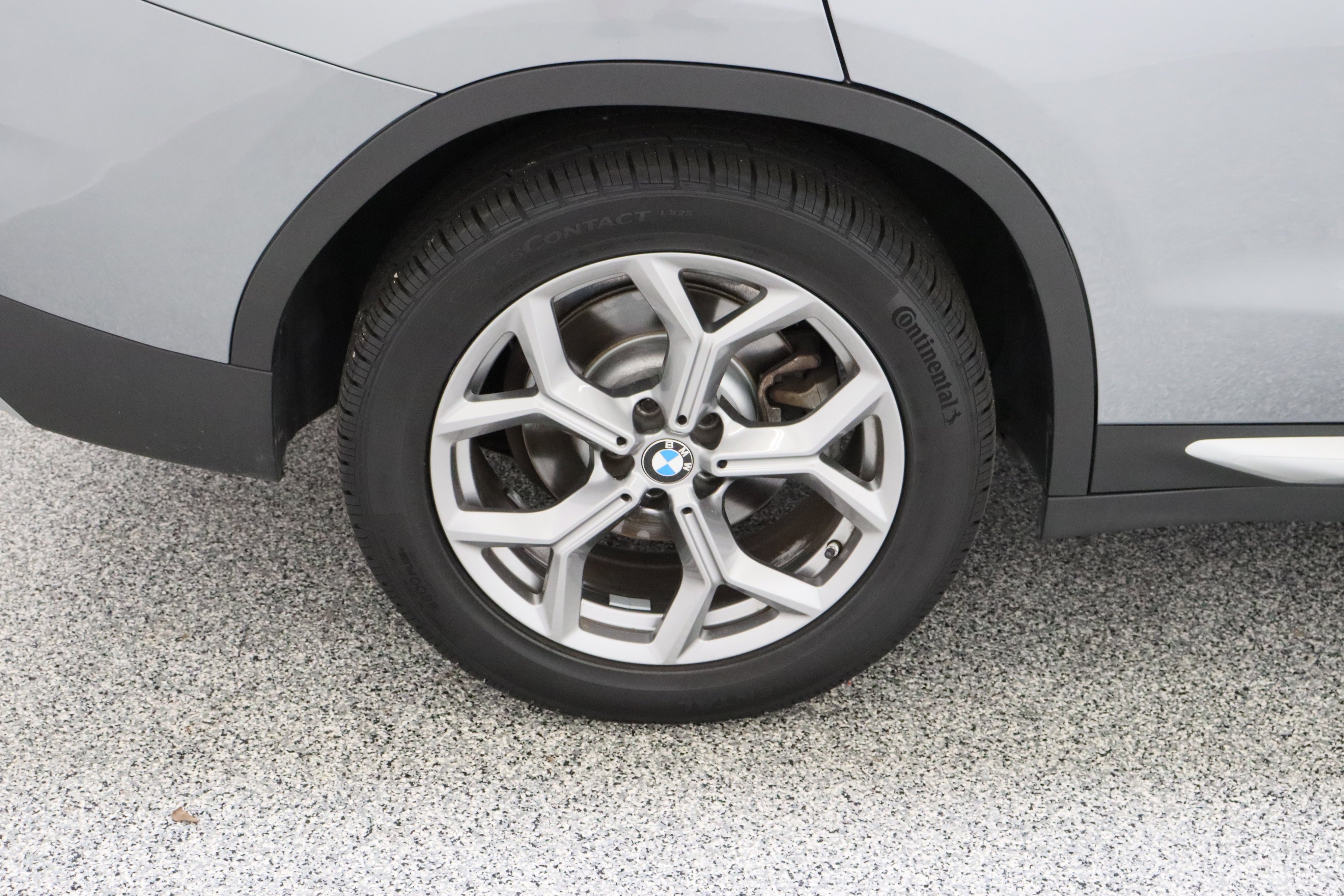Used 2024 Dark Graphite Metallic BMW sDrive30i 2.0T image 6