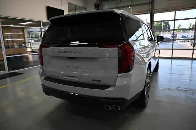 2026 GMC Yukon XL Denali Ultimate - Photo 5