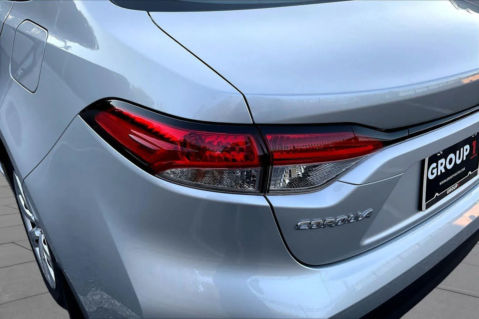 New 2027 Classic Silver Metallic Toyota LE image 14
