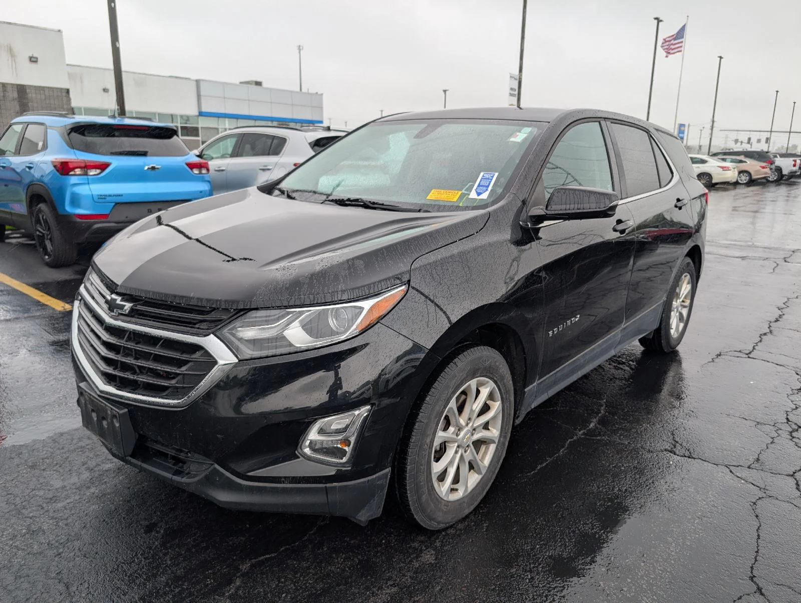 Used 2018 MOSAIC BLACK METALLIC Chevrolet LT image 4