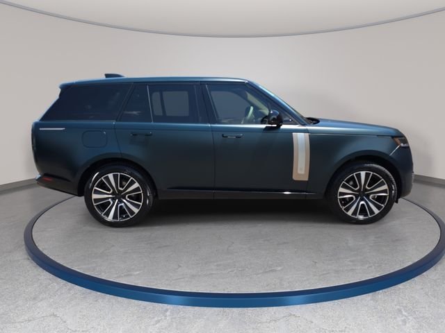 New 2026 British Racing Green Satin Land Rover SV image 4