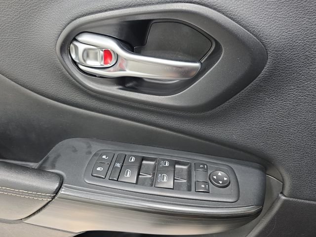 Used 2016 Gray Jeep Limited image 28