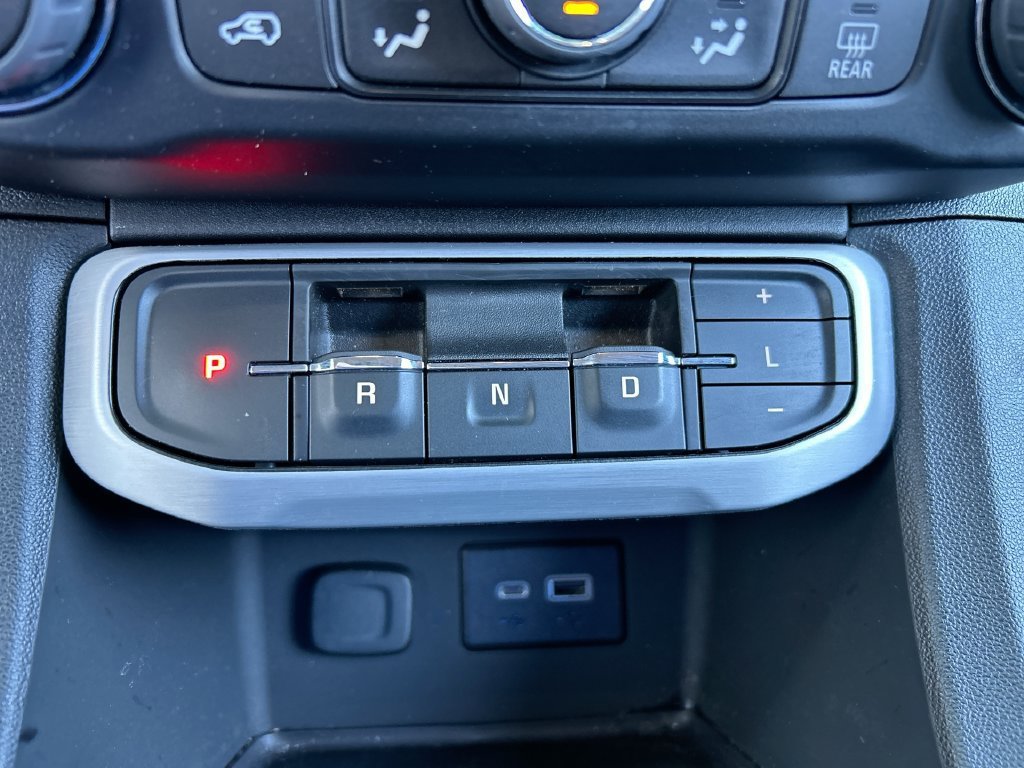 Used 2023 ULTRA BLUE METALLIC GMC SLE image 19