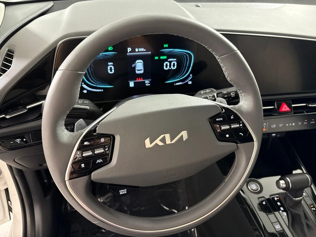 New 2026 Snow White Pearl Kia EX image 26
