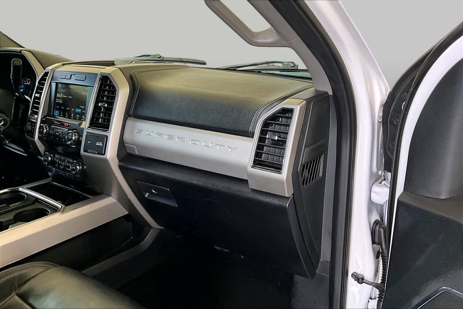 Used 2019 Oxford White Ford LARIAT image 18